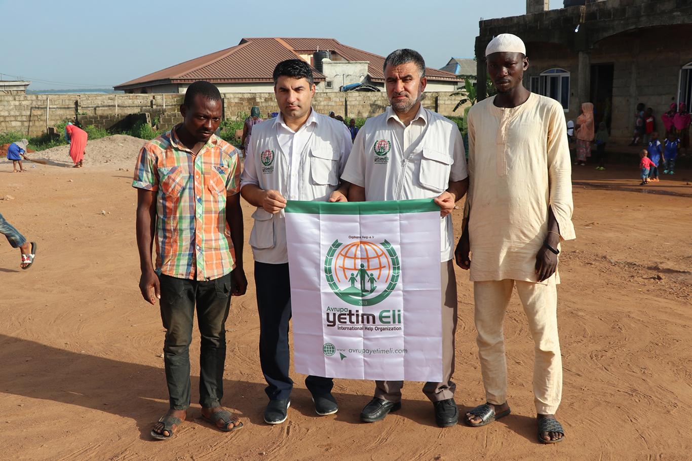 Avrupa Yetim Eli yardım çalışmaları için Nijerya'da